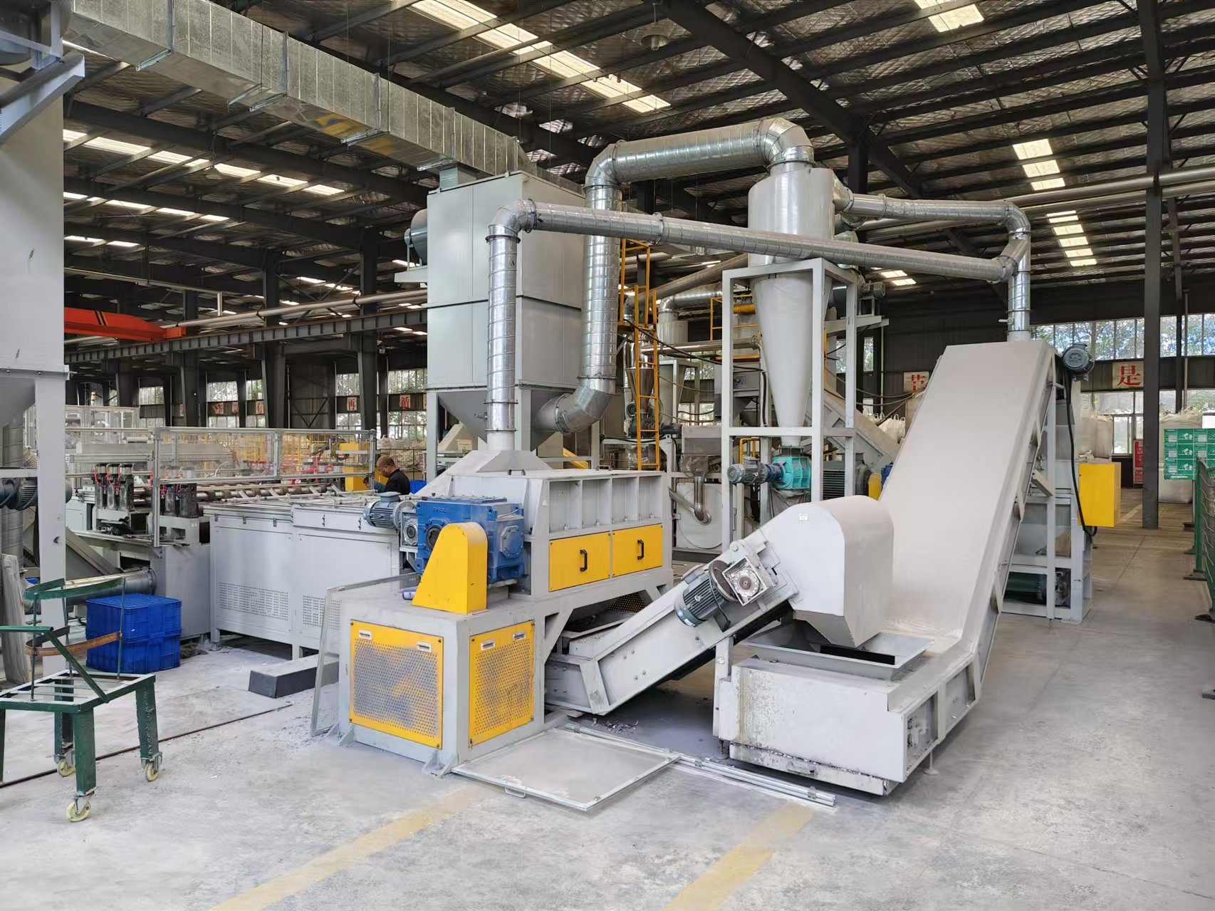 未来几年：能源界的发展看光伏板处置再利用处理设备线！