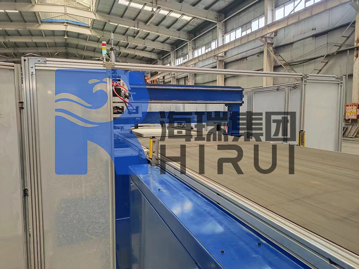 太阳能组件拆解处理智能化设备生产线：1年可回本！